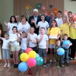 Здравствуй, лето! Вячеслав Василенко и Олег Коваленко поздравили детей с праздником.