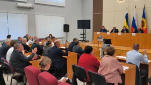 Репортаж о первом заседании Собрания депутатов Миллеровского района девятого созыва.
