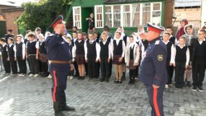 Чтим казачьи традиции! Репортаж об участии учащихся школы N2 в обряде принятия в ряды казачат.