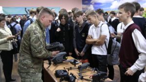 Есть такая профессия-Родину защищать! Репортаж о профориентационном мероприятии для молодёжи.